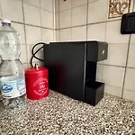 Garage Privato Elegante Bilocale Διαμέρισμα *