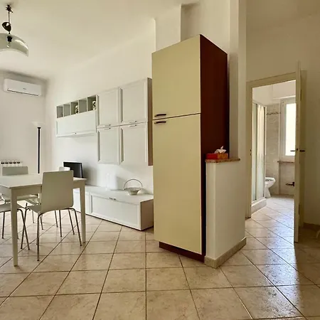 Garage Privato Elegante Bilocale شقة