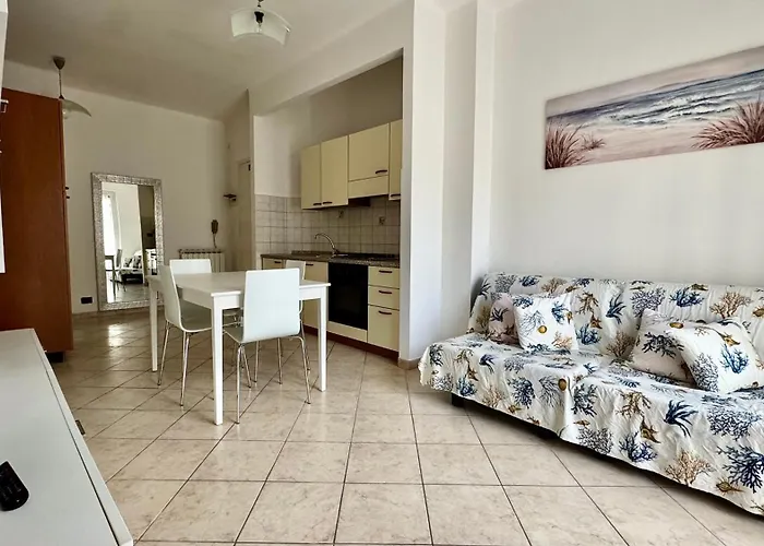 Garage Privato Elegante Bilocale Apartment